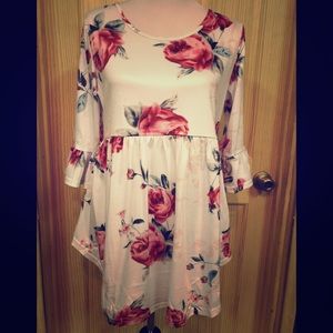 🌹💐Women’s TOP; Gorgeous, stunning rose, design!